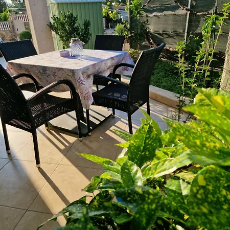 Ana's Apartman